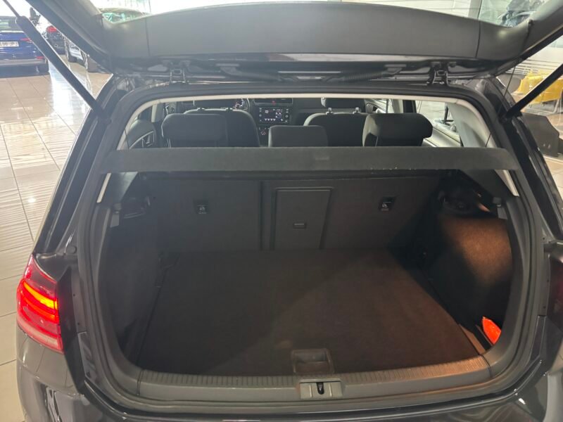 VOLKSWAGEN Golf 1.0 TSI