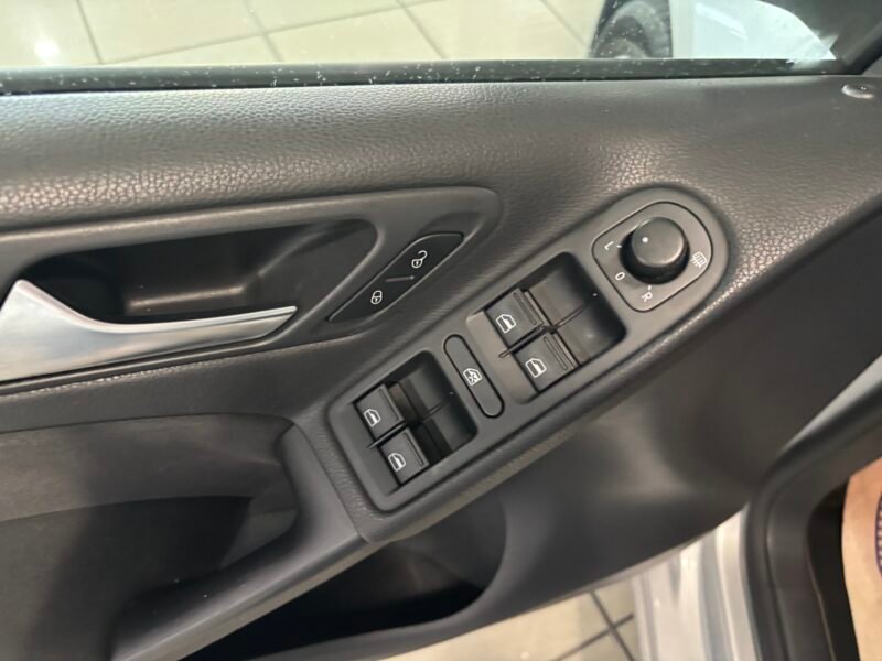 VOLKSWAGEN Golf 1.6 TDI 105CV RABIT