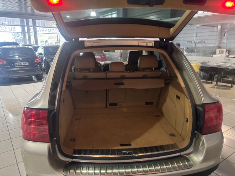 PORSCHE Cayenne 3.2 V6