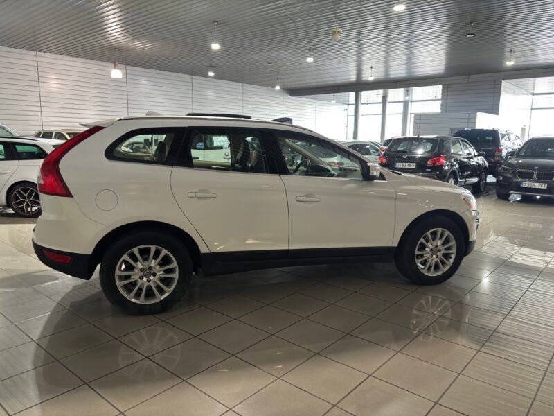 VOLVO XC60 2.4 D5 AWD