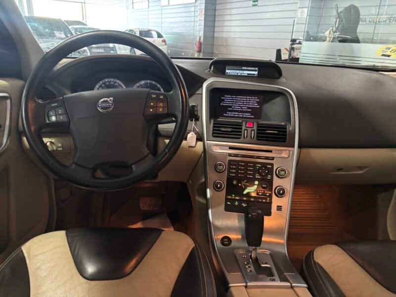 VOLVO XC60 2.4 D5 AWD