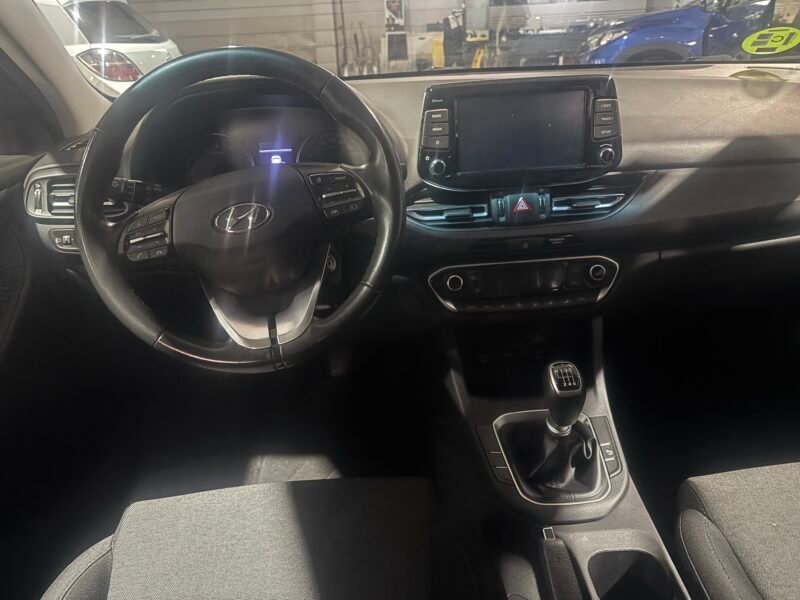 HYUNDAI i30 1.5 DPI SLX