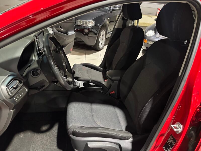 HYUNDAI i30 1.5 DPI SLX