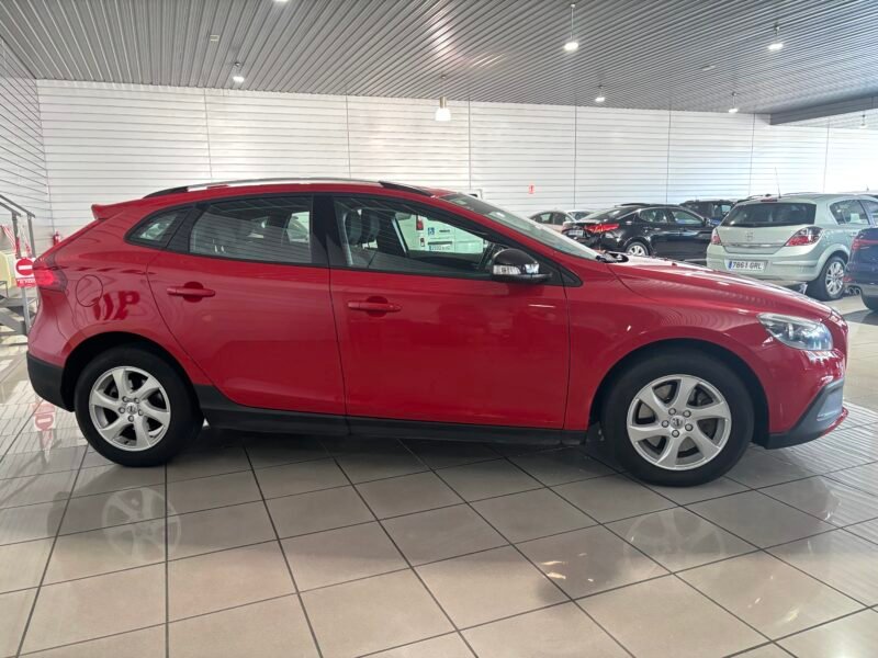 VOLVO V40 CROSS COUNTRY