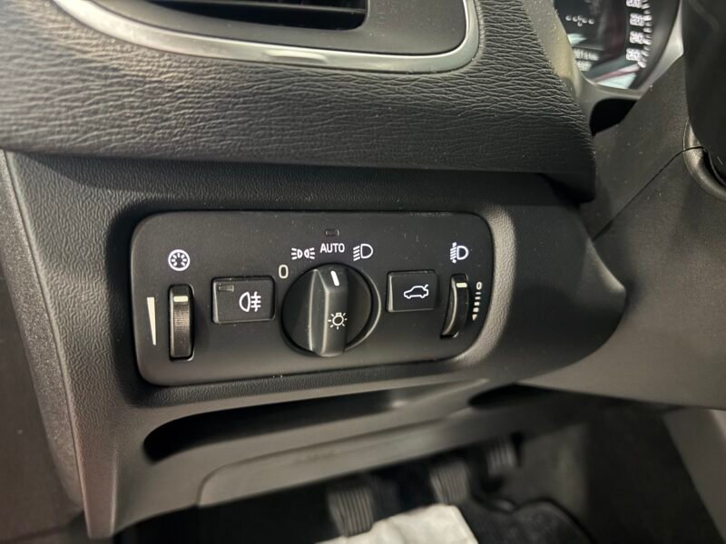 VOLVO V40 CROSS COUNTRY