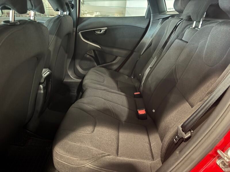 VOLVO V40 CROSS COUNTRY