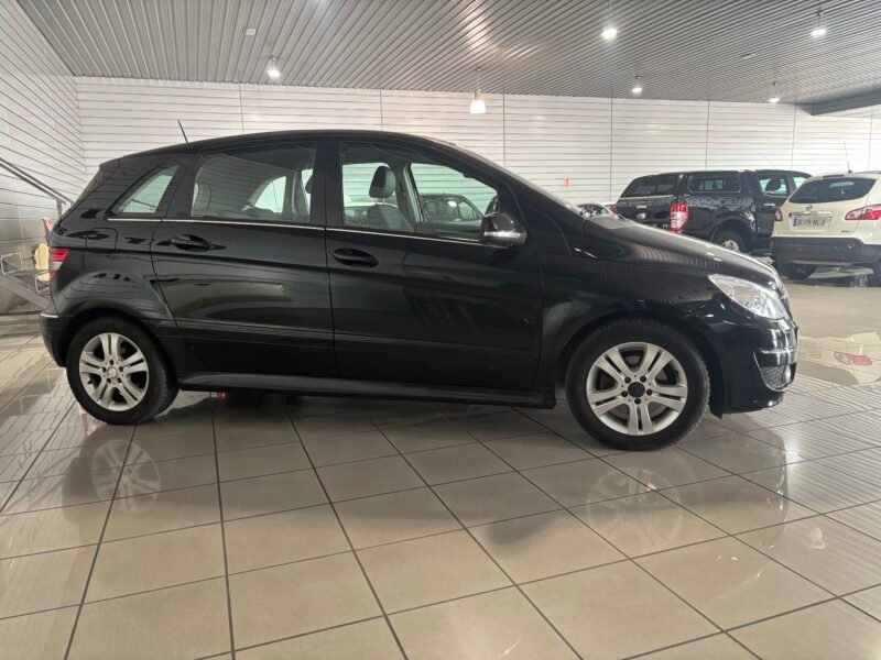 MERCEDES-BENZ CLASE B 180 CDI