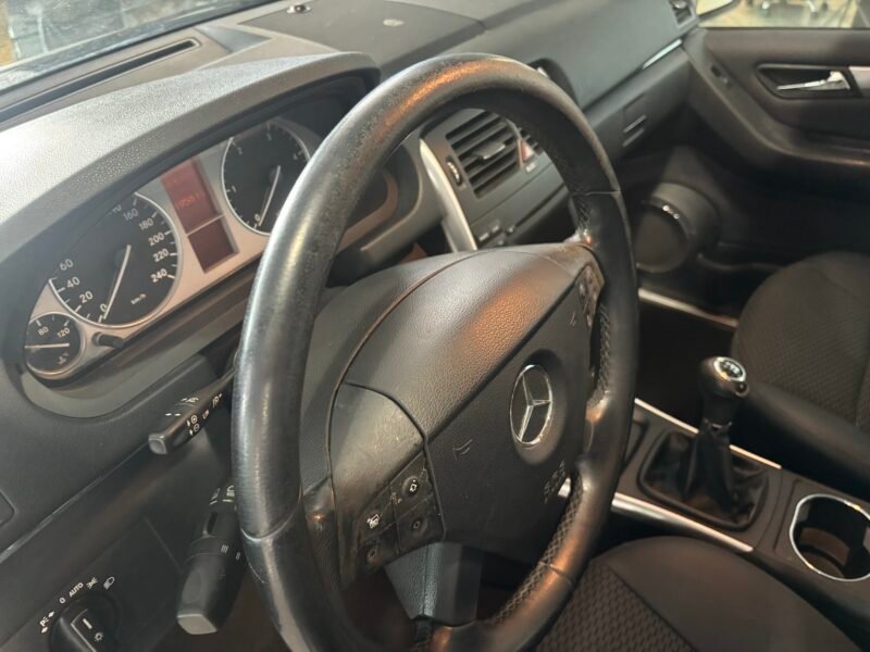 MERCEDES-BENZ CLASE B 180 CDI