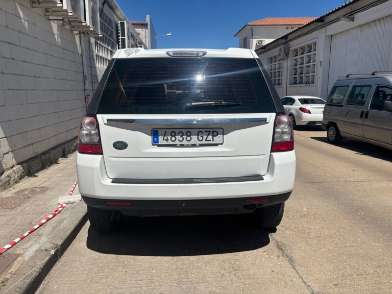 LAND-ROVER FREELANDER 2 2.2 TD4 HSE