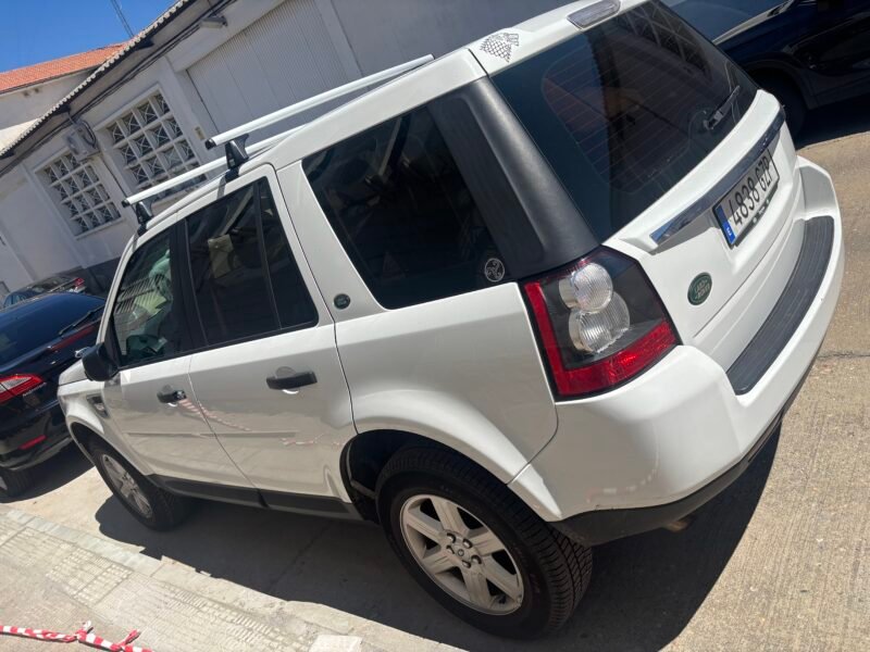 LAND-ROVER FREELANDER 2 2.2 TD4 HSE