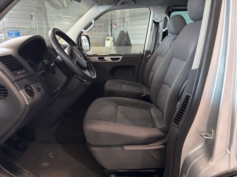VOLKSWAGEN MULTIVAN T5 2.5 TDI 174