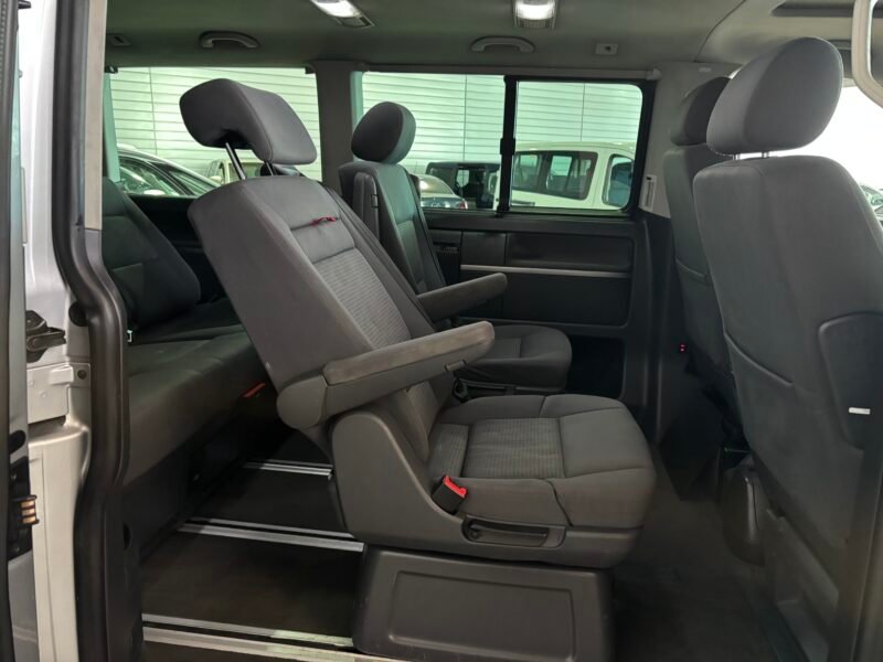 VOLKSWAGEN MULTIVAN T5 2.5 TDI 174