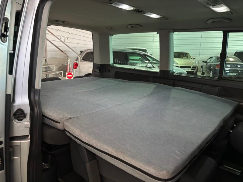 VOLKSWAGEN MULTIVAN T5 2.5 TDI 174