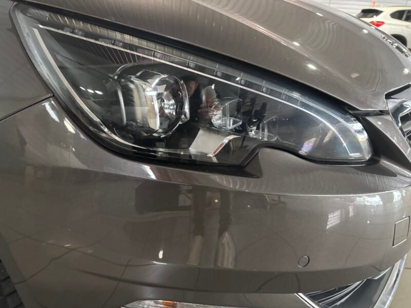 PEUGEOT 308 1.6 EHDI 115