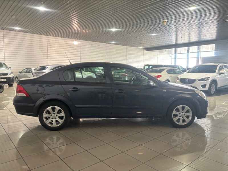 OPEL ASTRA SEDAN 1.7 CDTI ENJOY
