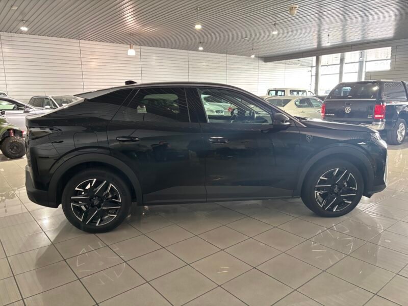 PEUGEOT 3008 1.2 GT HYBRID 136