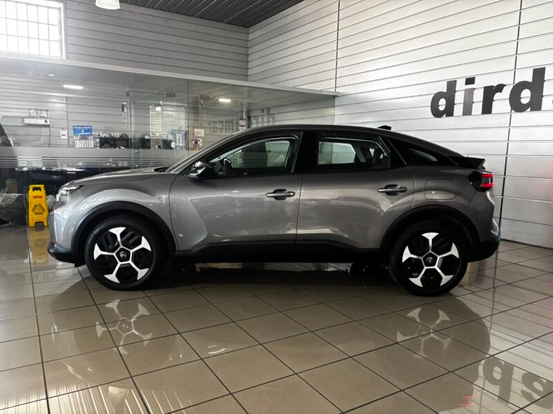 CITROEN C4 1.2 HYBRID 136